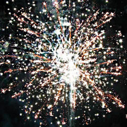 Салют в большом городе.